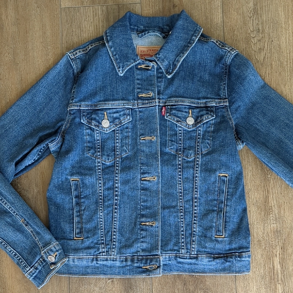 Levi's Classic Blue Denim Jean Jacket